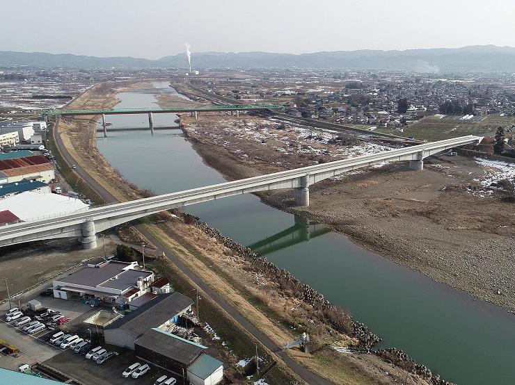 東北中央自動車道　阿武隈川橋上部工（伊達大橋）