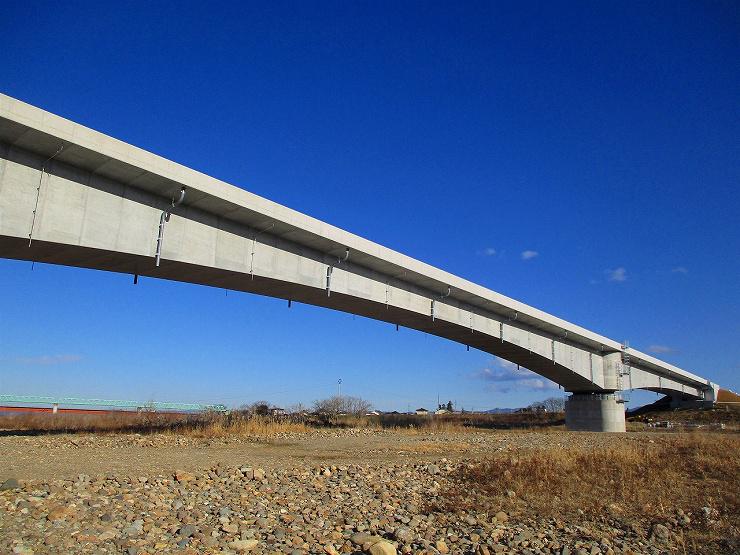 東北中央自動車道　阿武隈川橋上部工（伊達大橋）